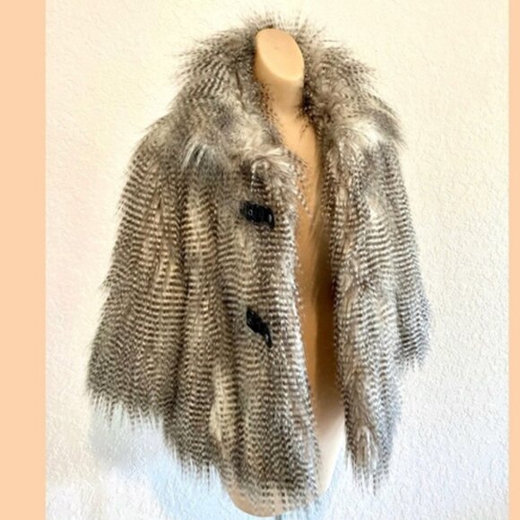 New Faux Fur Jacket GUESS  Coat Fur size L - Picture 8 of 9